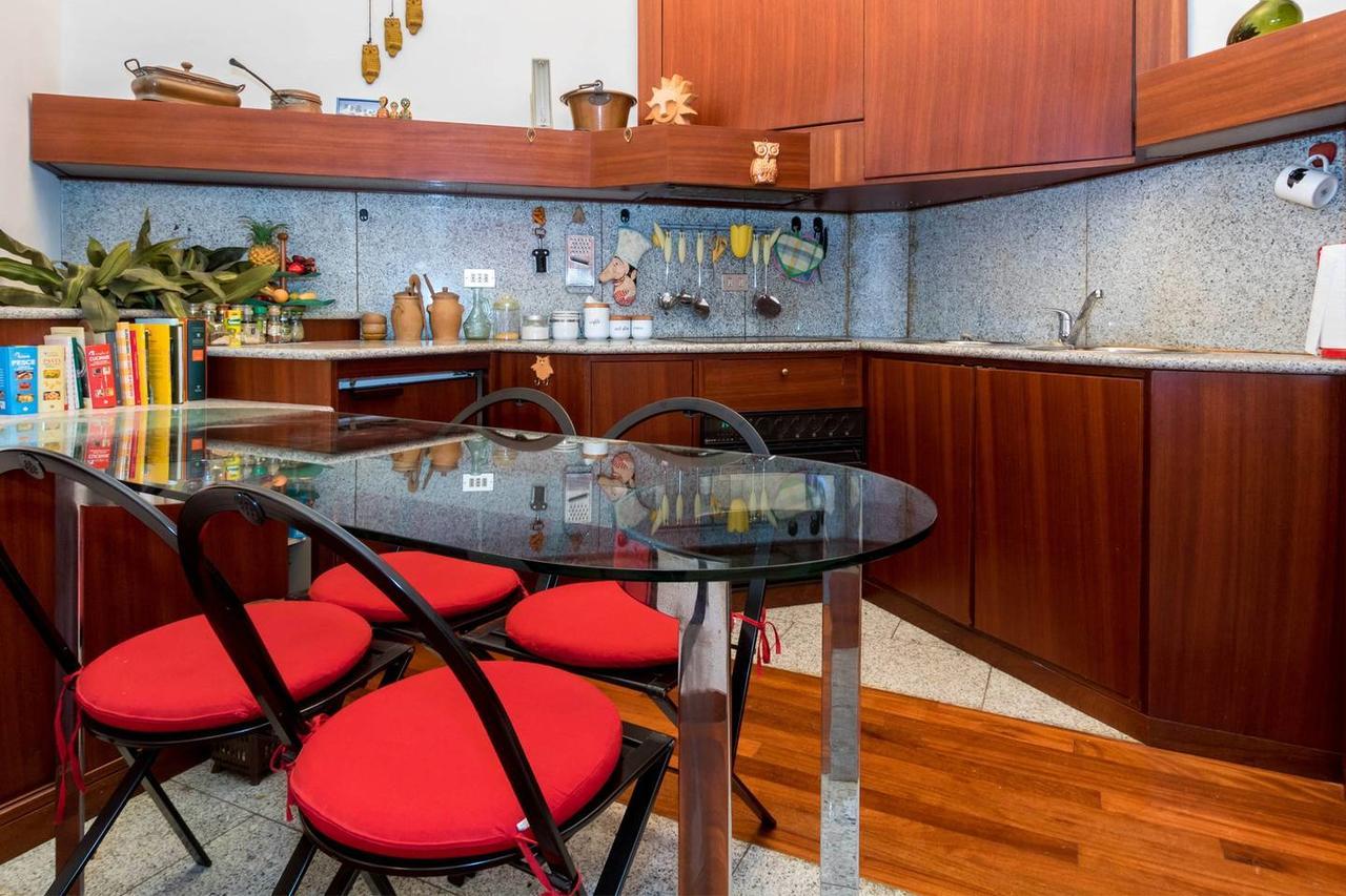 Joivy Charming Apt With Terrace In The Very Heart Of Milan Exterior photo