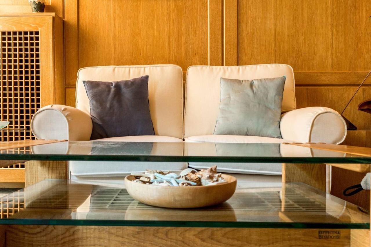 Joivy Charming Apt With Terrace In The Very Heart Of Milan Exterior photo